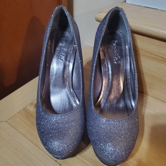 Bonniebel Pewter Stilletto Pumps - Picture 2 of 9